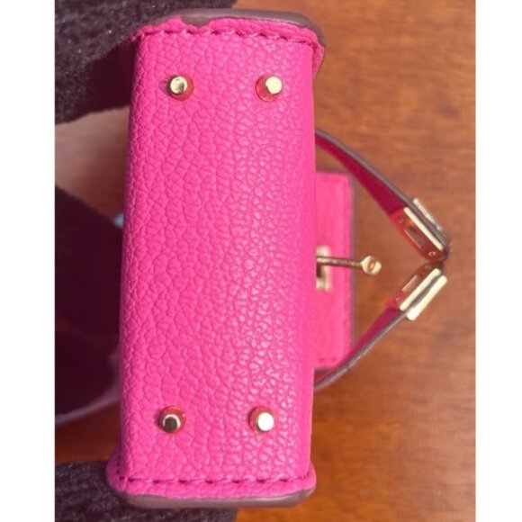 New mini bag charm w/ functional lock closure - Picture 4 of 11